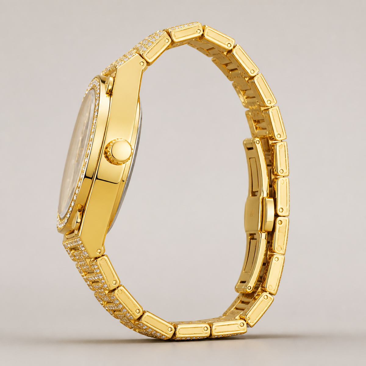 Men’s Faceted-Bezel Colour-Accent Quartz Watch — product photo 10