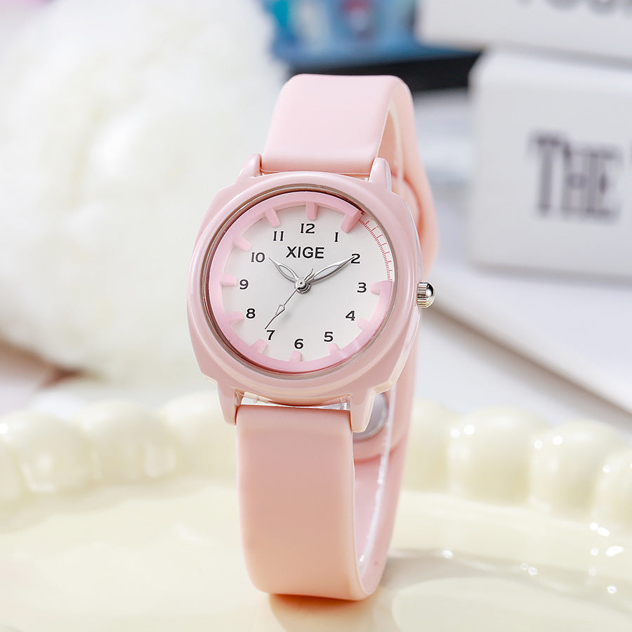 ETERNALS Sélène Ligne — Retro-inspired design — quartz watch — product image 02