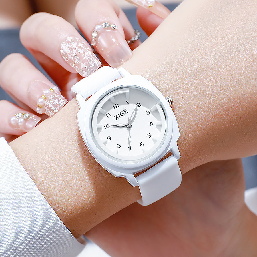 ETERNALS Sélène Ligne — Retro-inspired design — quartz watch — product image 03