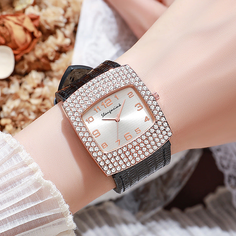 ETERNALS Horizon Essentiel — Snake-inspired bracelet design — quartz watch — product image 01