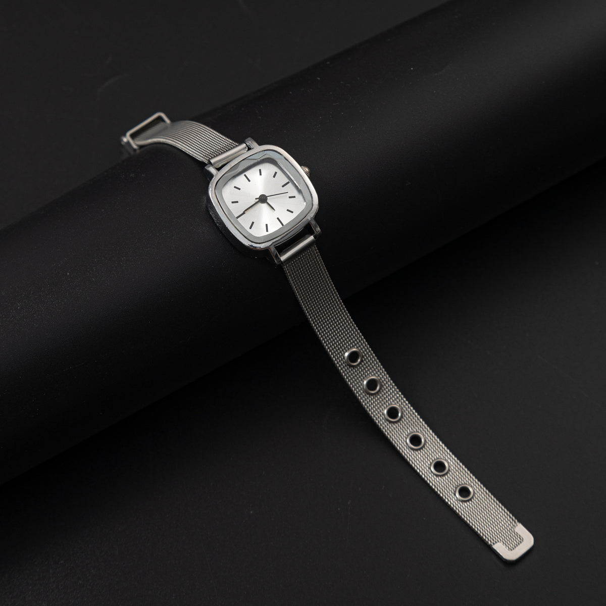 ETERNALS Équinoxe Héritage — Square-case design — quartz watch — product image 08