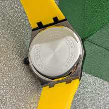 Unisex yellow color-block wheel-motif quartz watch — premium product view 9