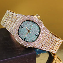 Men’s Striped Colour-Dial High-Shine Quartz Watch — gold-tone light-green dial