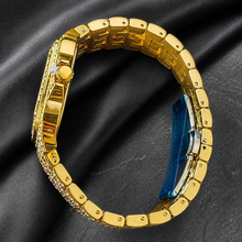 Premium regenerated product view 006 — linear-grid square watch